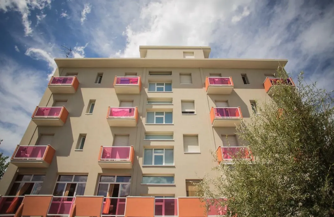 Hotel Cliff-1